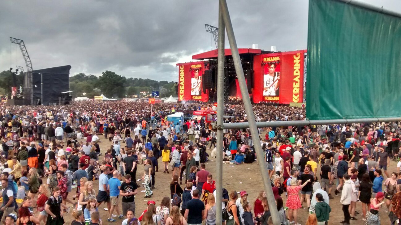 Are you 18+ and want to help at Reading Festival